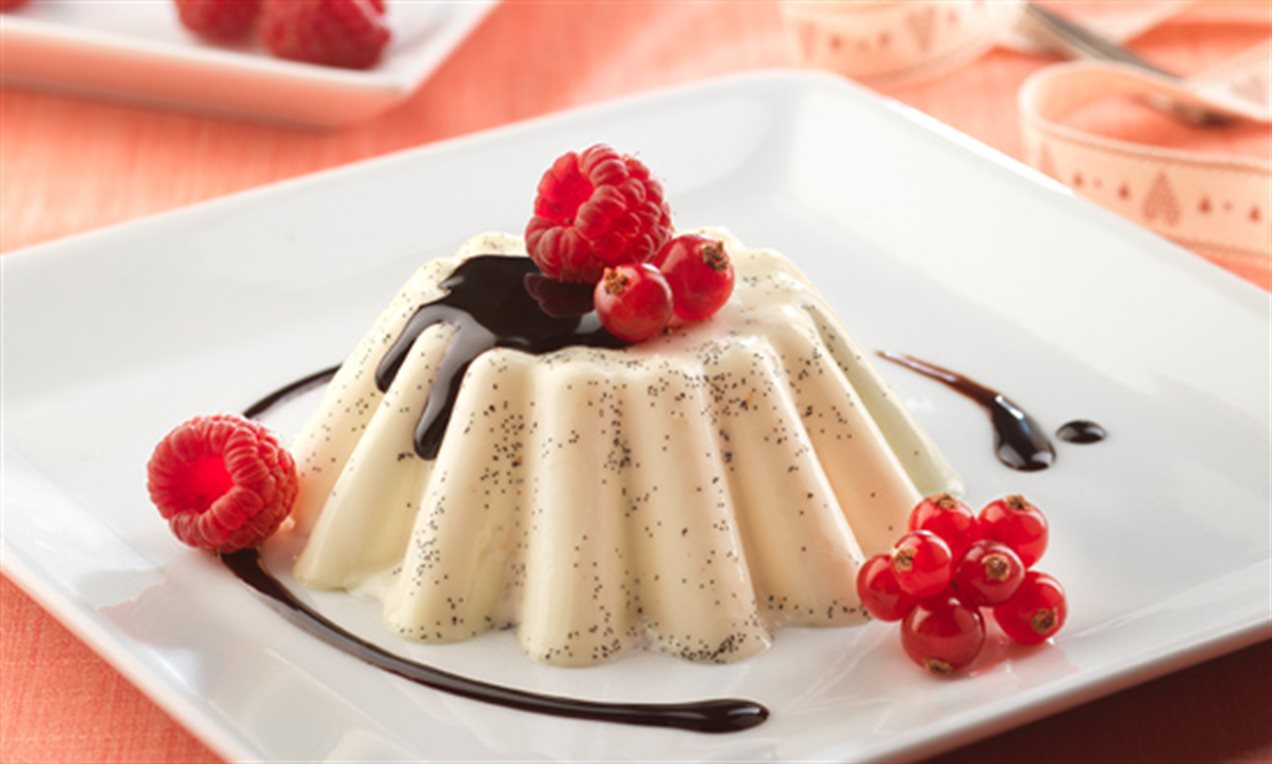 Pana cotta con sirope de chocolate
