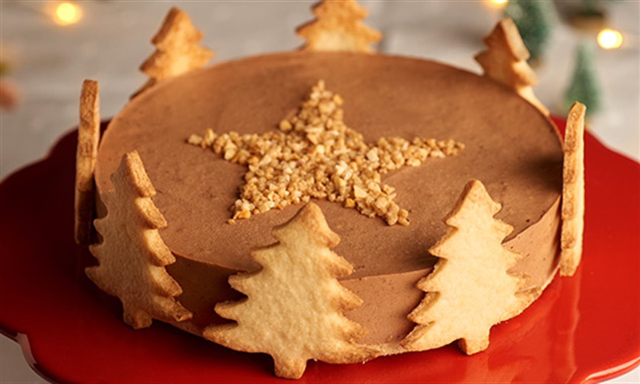 Tarta de mousse de chocolate con arbolitos de galleta
