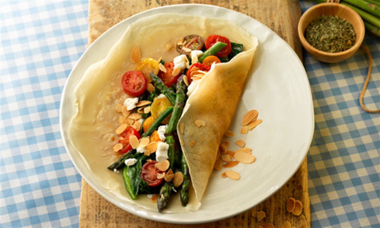 Crepes de espinacas, queso de cabra y tomate